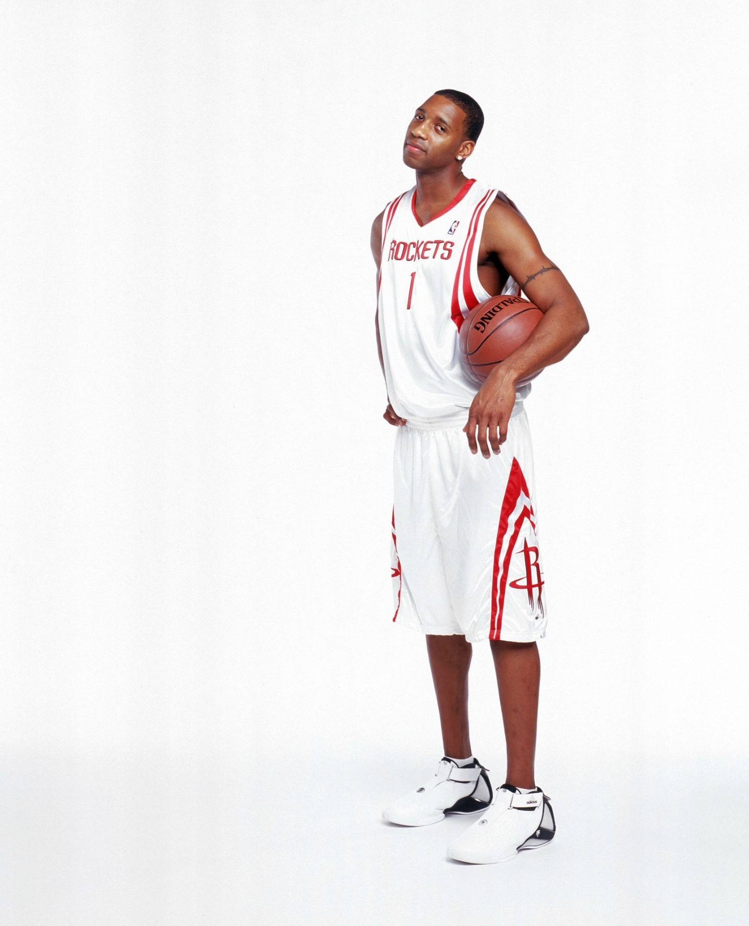 麦迪当年加盟火箭队后拍摄的定妆照!帅的一塌糊涂!