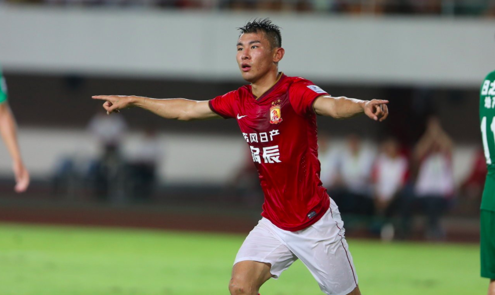 球迷:他是恒大场上的第三"外援"|于汉超|广州恒大|恒大_新浪新闻