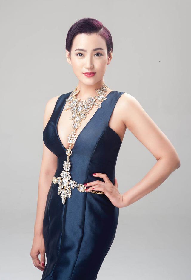 华语乐坛暖心歌手苏小花,一首《真心爱你》占领2018年情感频道!