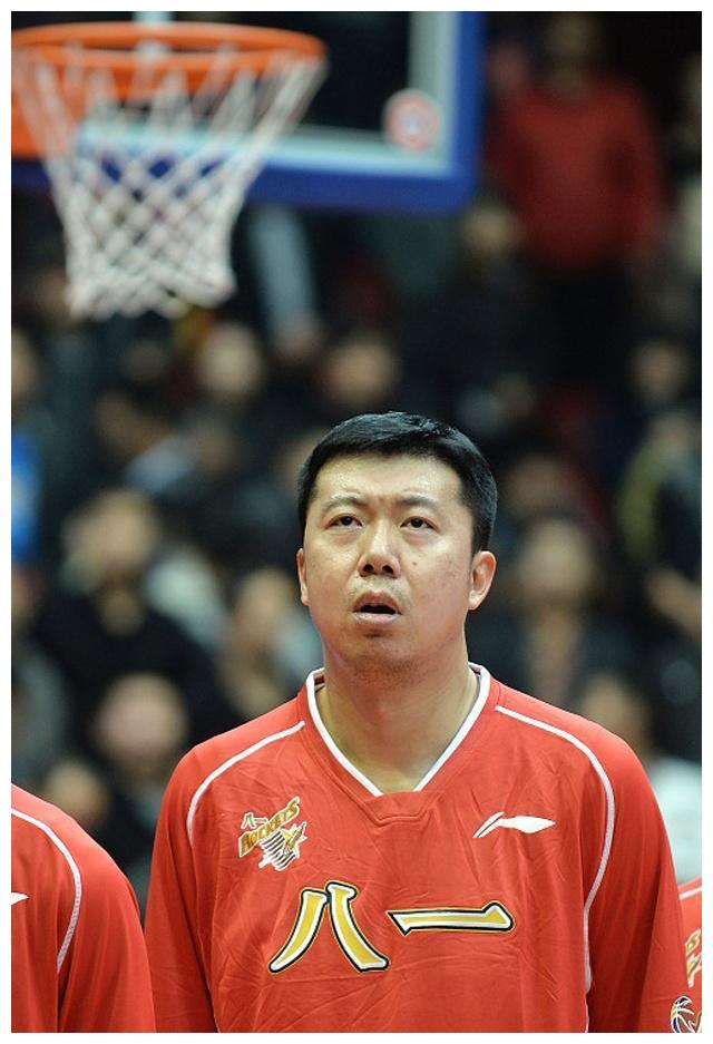 王治郅:天赋异禀的运动员,职业生涯不完美但依旧值得人尊敬