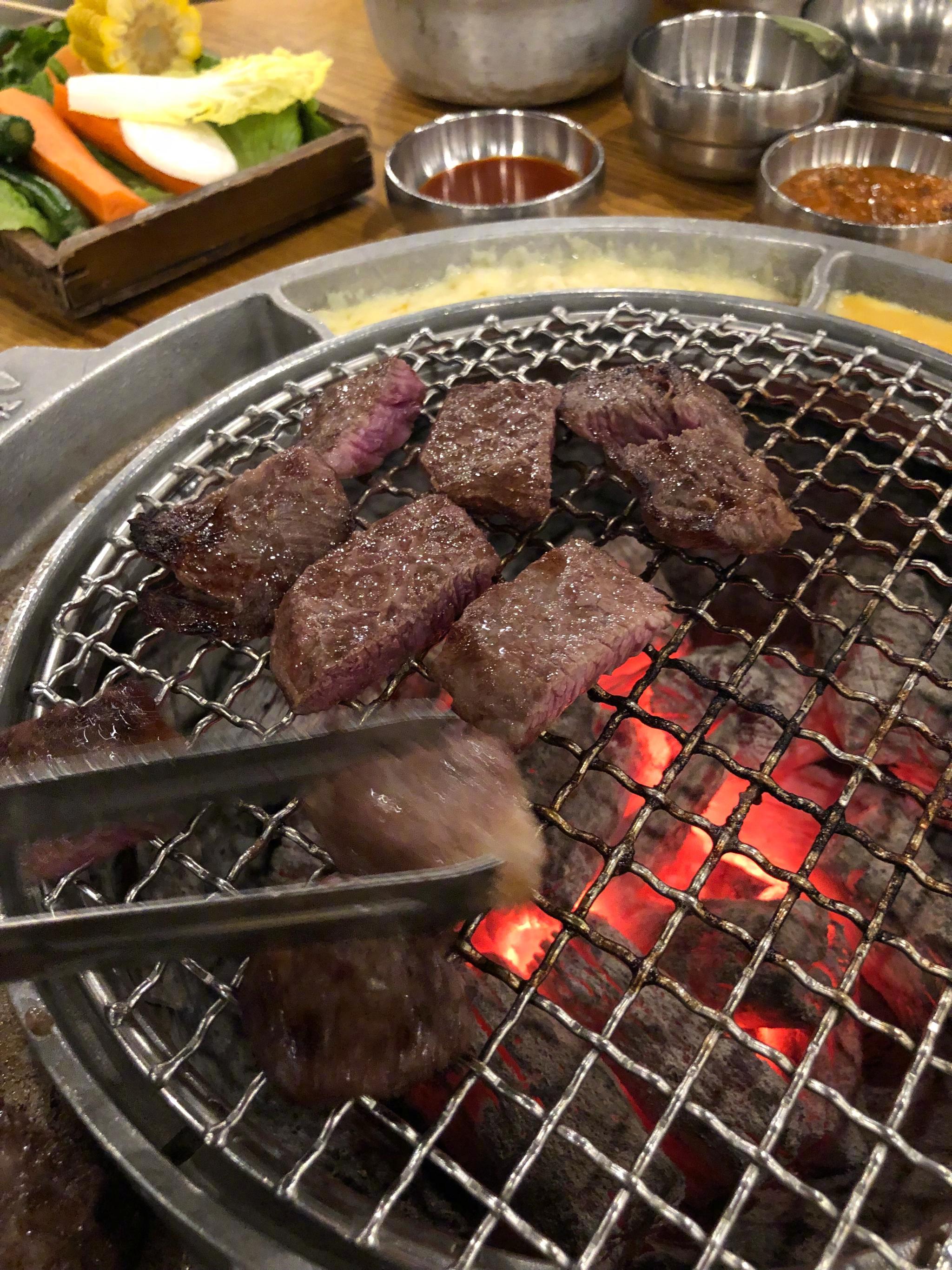 大家先不要讲话,点开照片感受下烤肉的滋滋声