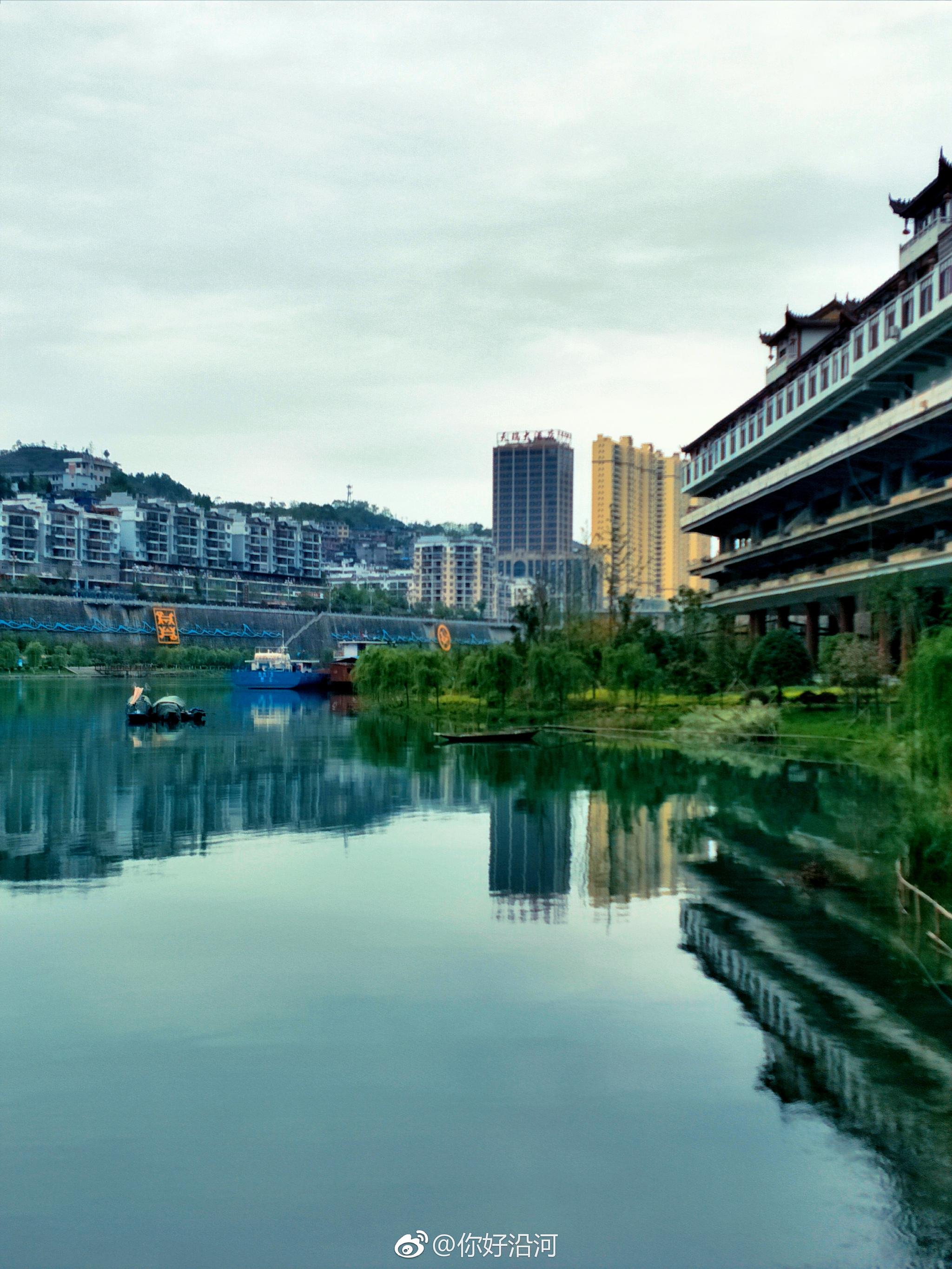 谁不说家乡好!沿河四月天