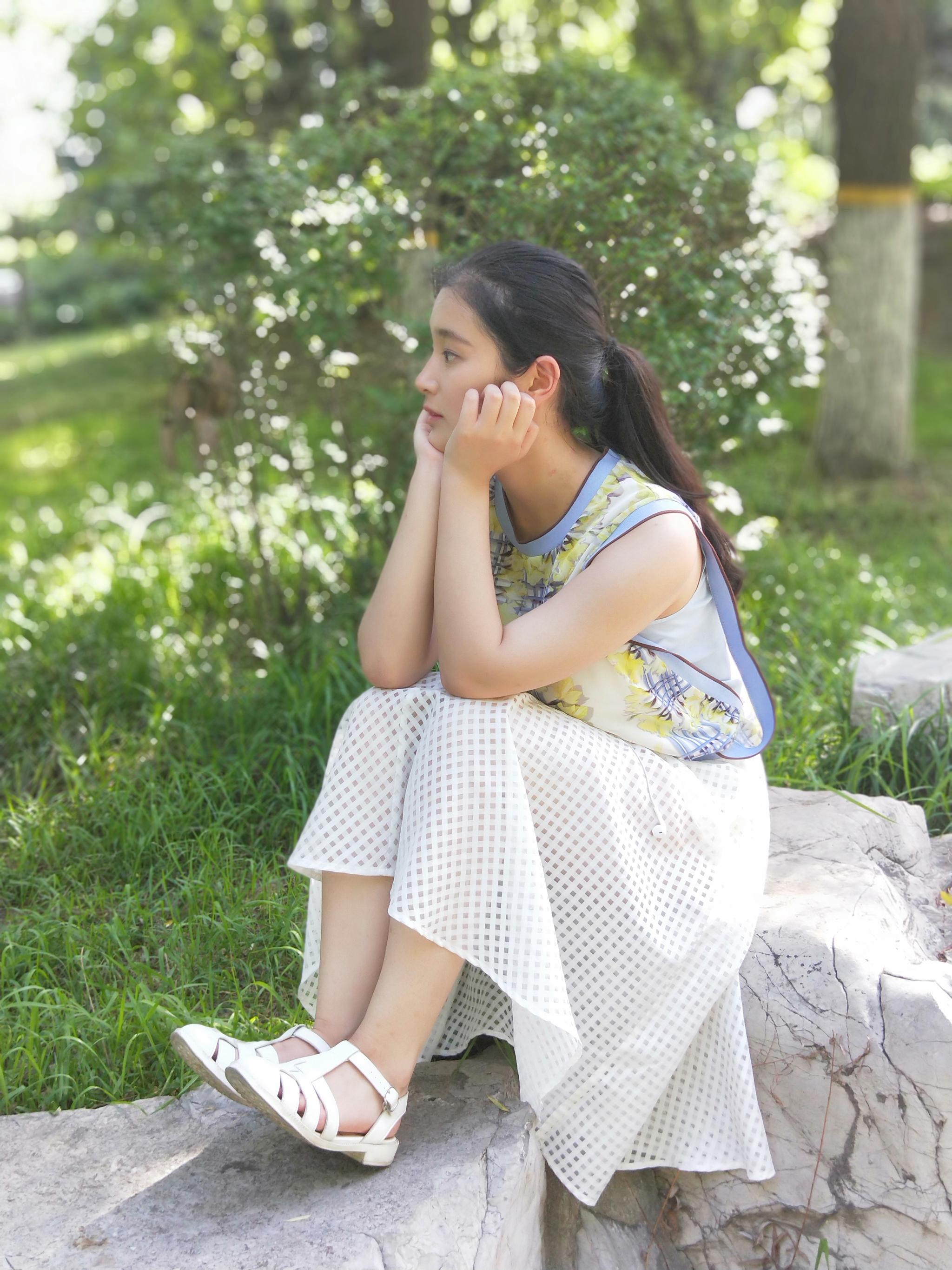 朱玥泓00年17岁来自山东潍坊喜欢唱歌表演艺考生特别爱笑坚信