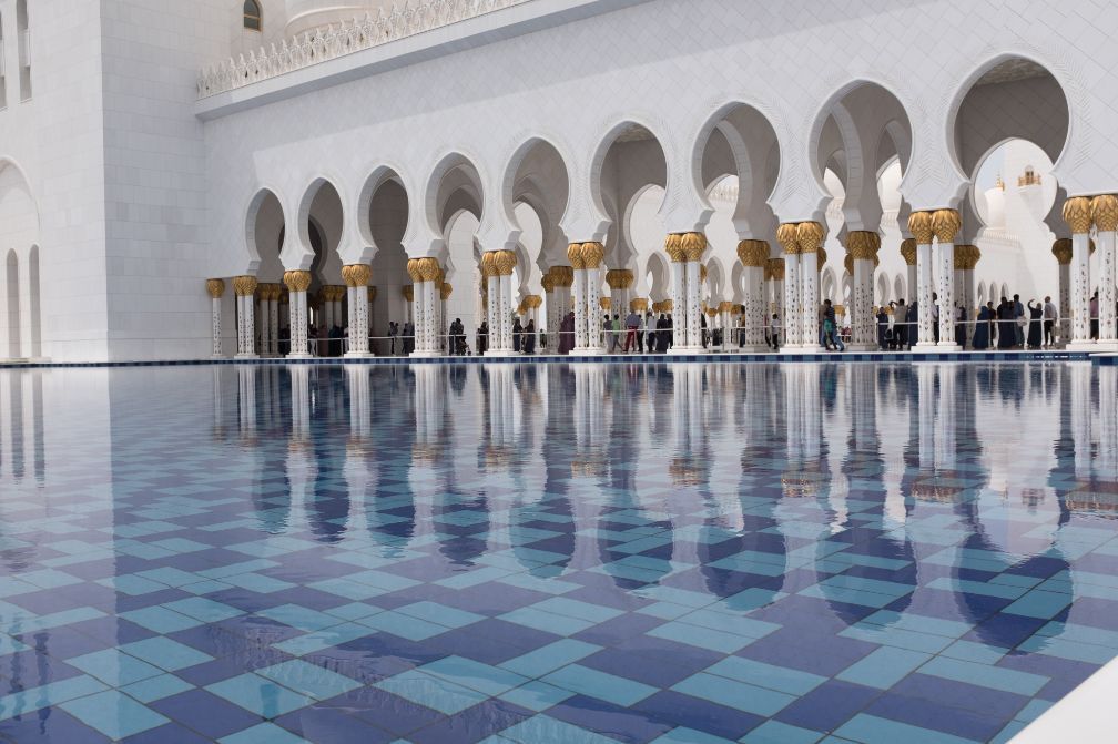 花400亿修建,黄金就用了46吨|清真寺|大清真寺|阿布扎比_新浪新闻