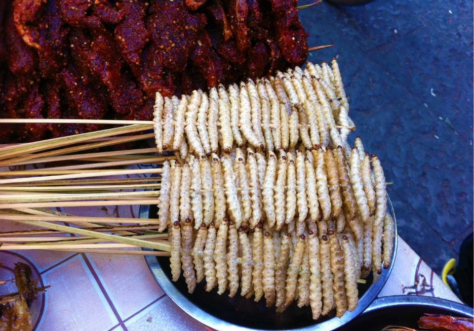 广东市价高达100元每斤的美食竹虫生吃奶油味