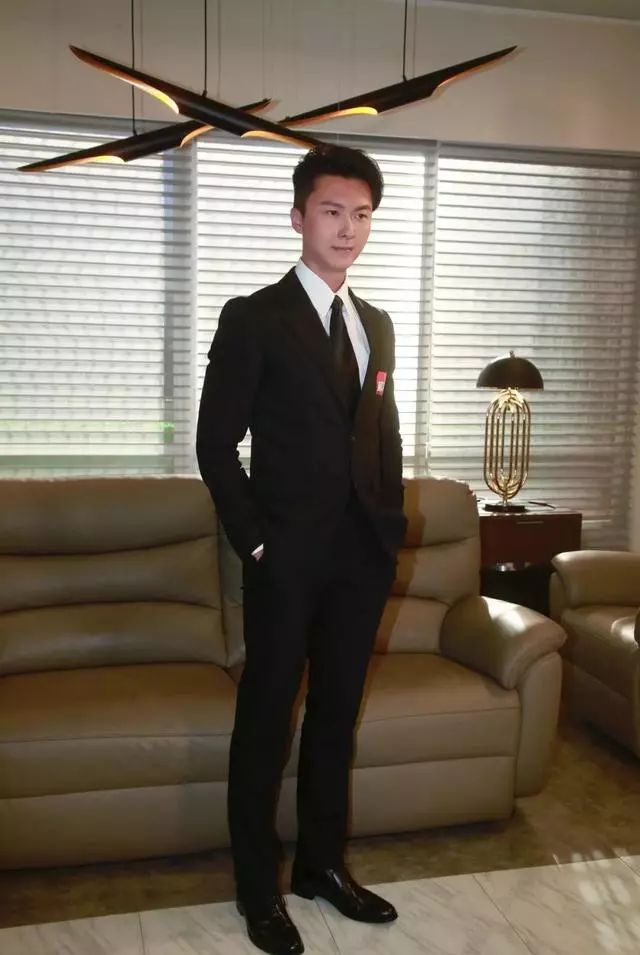 王浩信开工就想「打人」