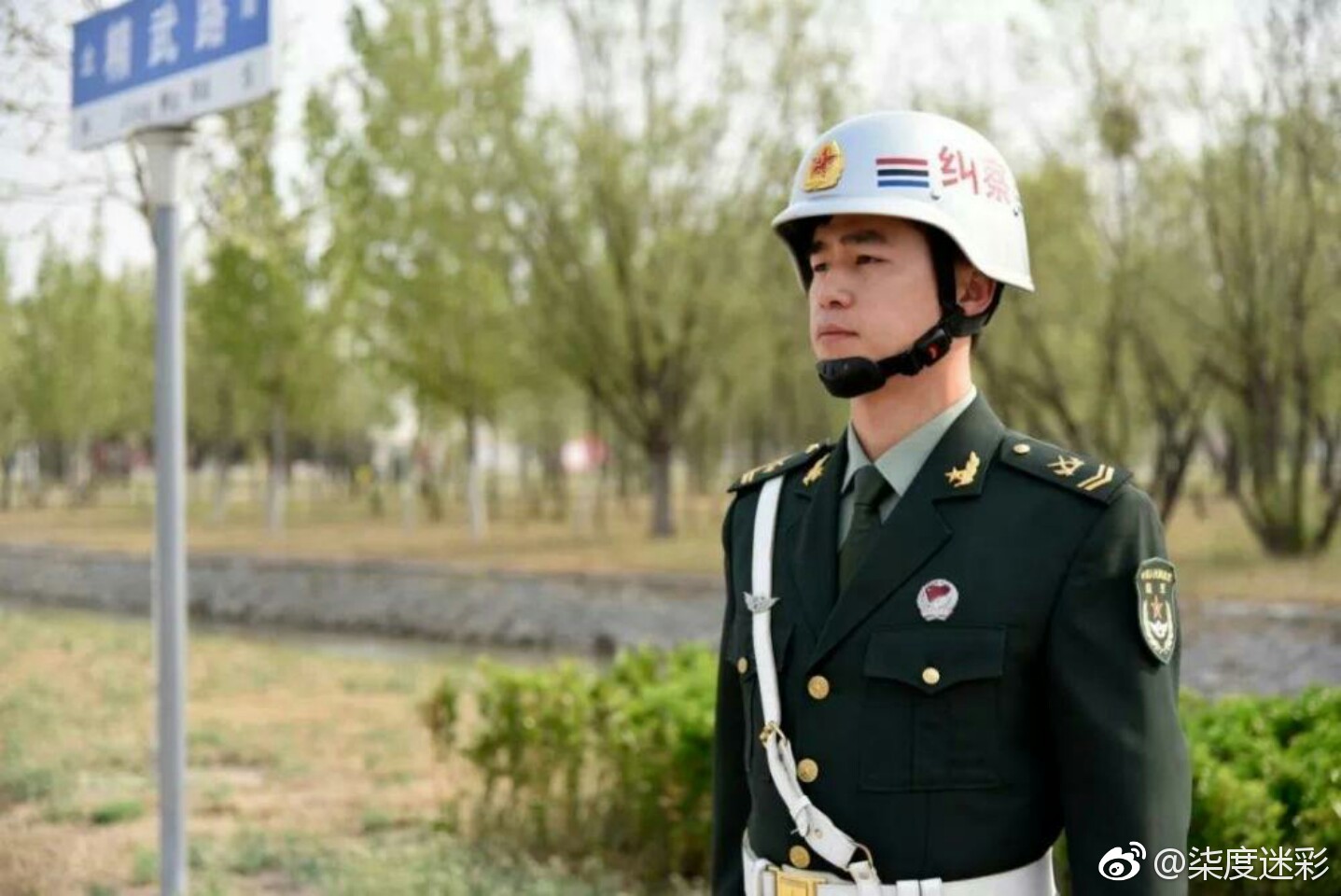 不久前新修订的解放军共同条令的发布也让小伙伴们激动不已新修订