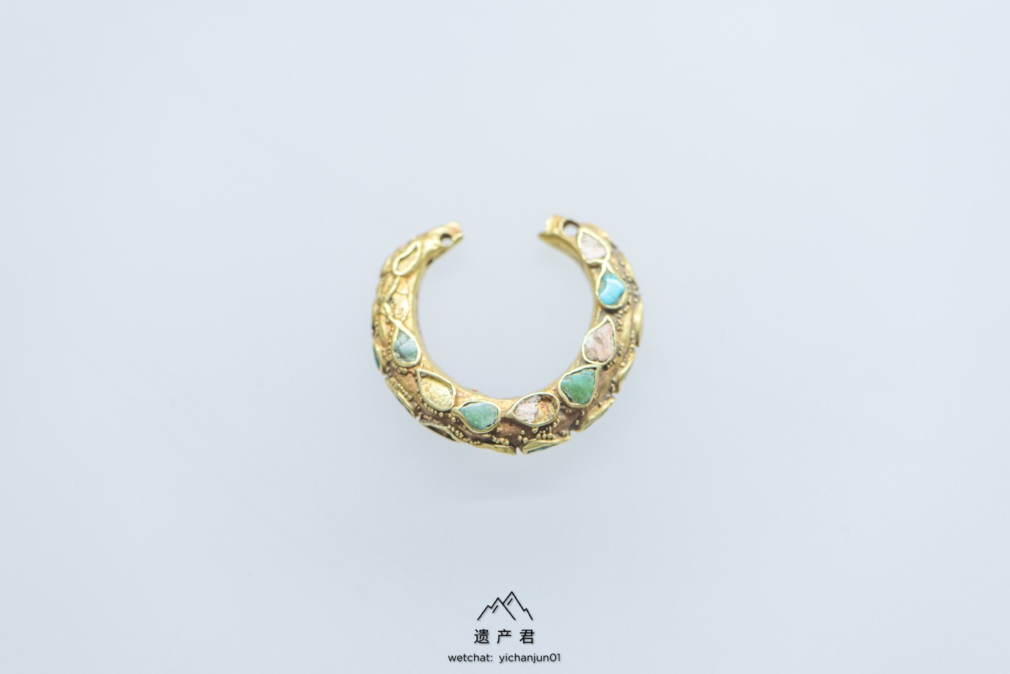 固原博物馆藏· 北魏镶绿松石金耳环