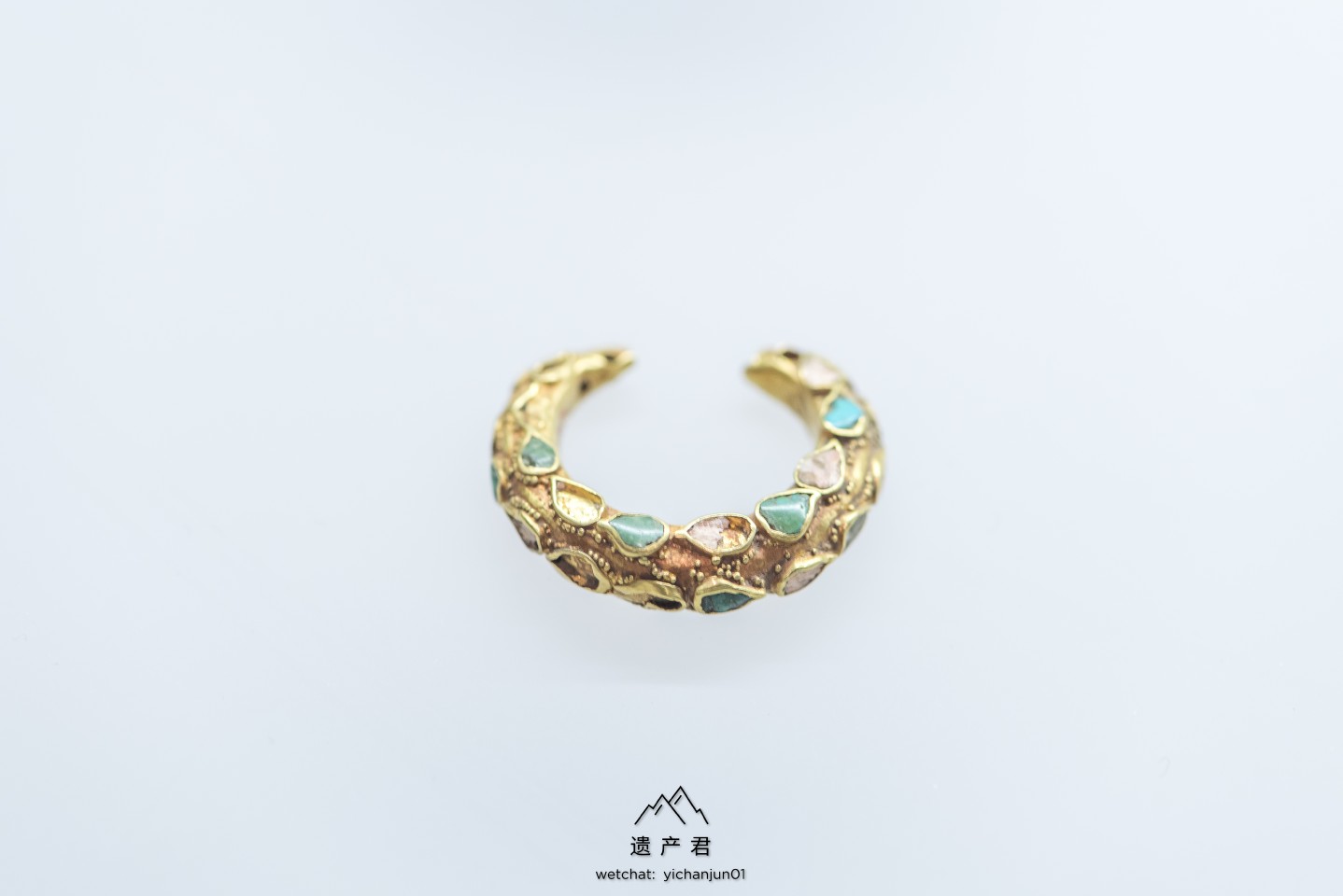 固原博物馆藏· 北魏镶绿松石金耳环