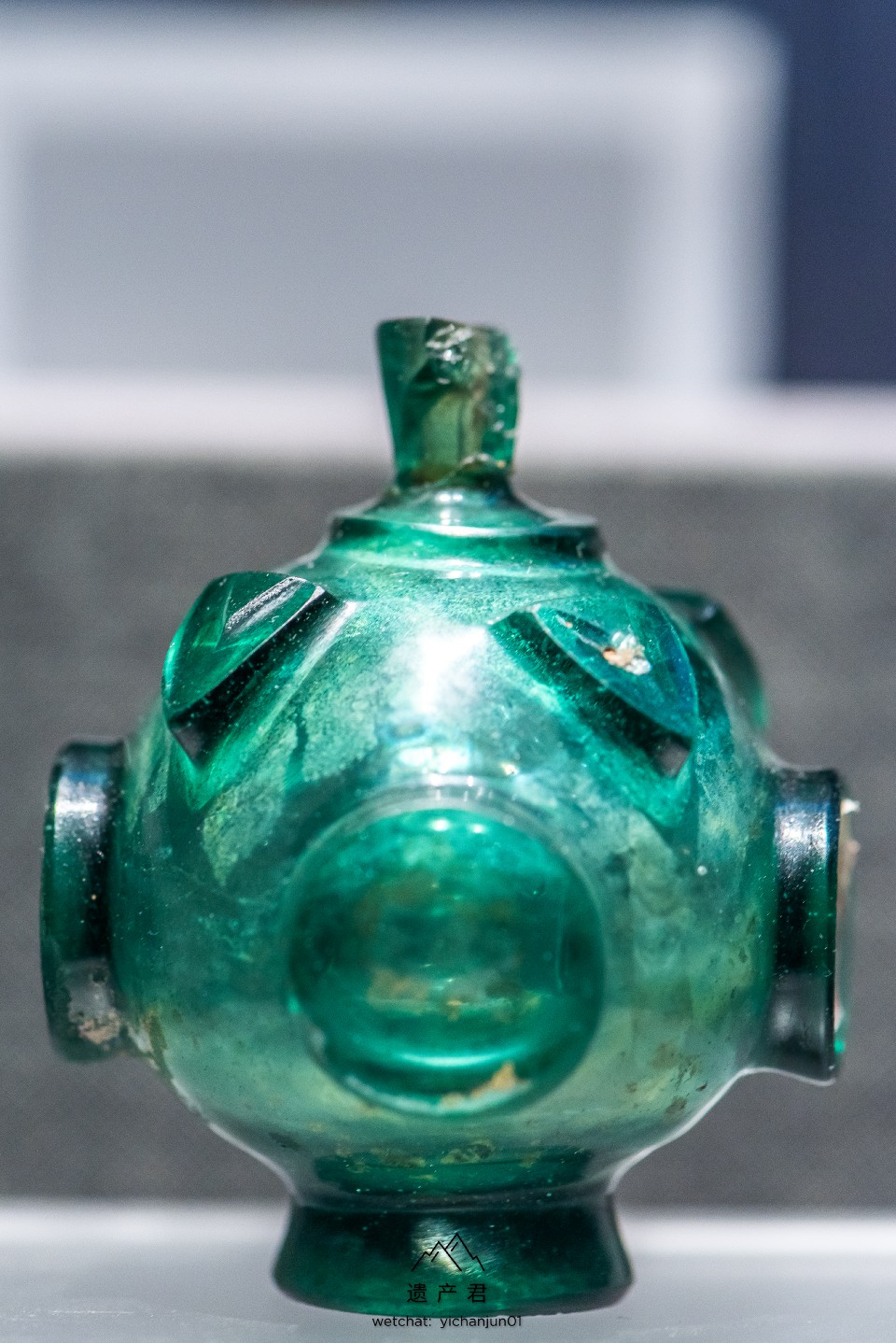 陕西历史博物馆藏唐代绿色玻璃瓶