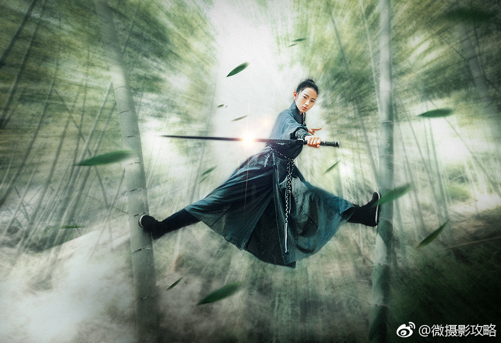 归隐江湖,举长剑齐眉