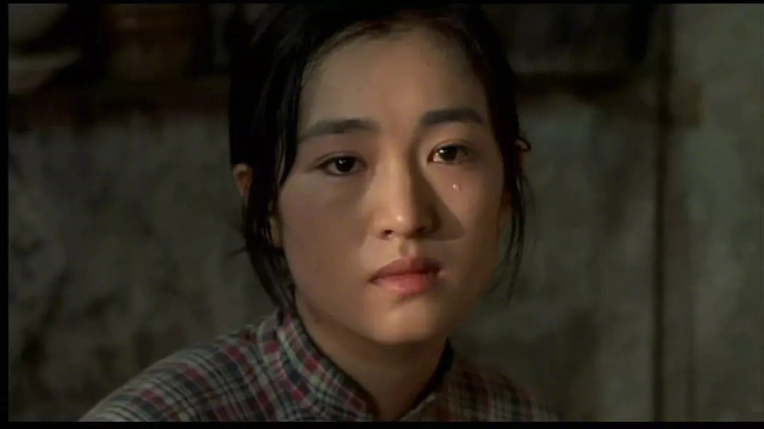 张艺谋最好的一部作品活着余华同名小说改编