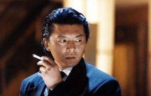 与张耀扬齐名鼠胆龙威扮演医生风头盖过李连杰现已离世