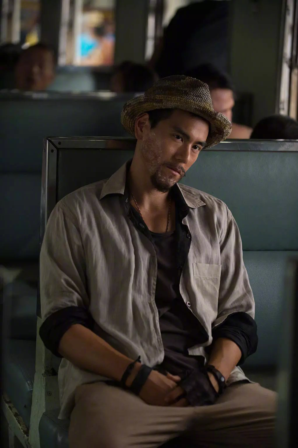 man爆彭于晏在电影湄公河行动中的一组硬照在以往的电影中