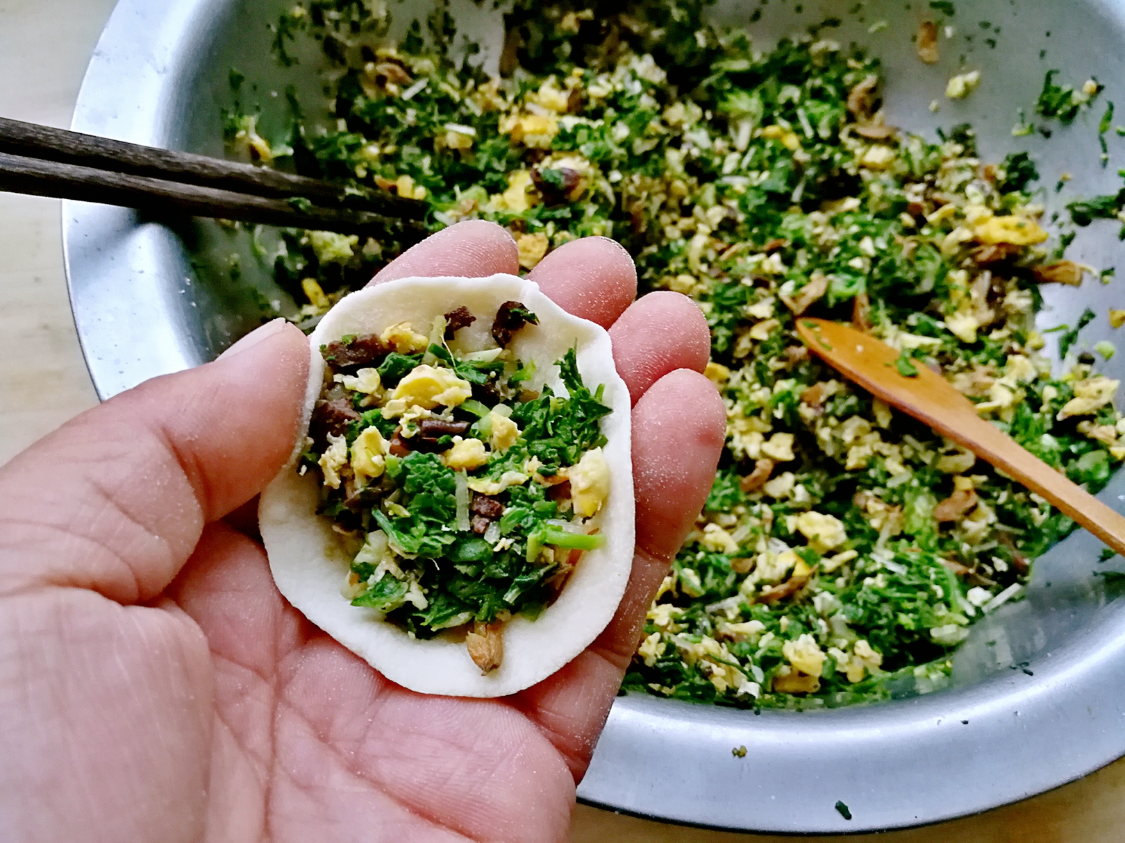 这种被称作"护生草"的野菜,包饺子吃柔肝养肺,不咳嗽也不喘