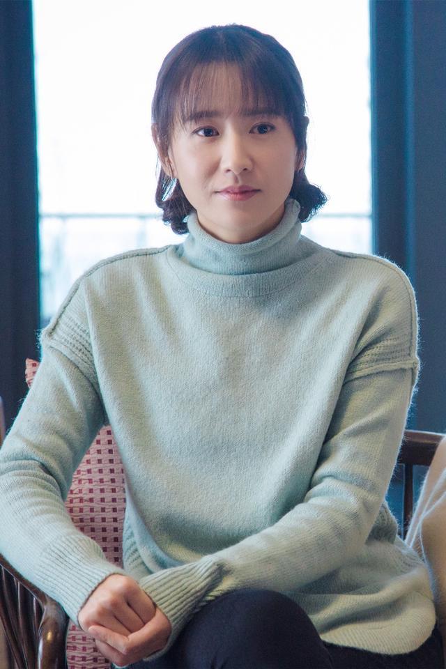 大剧《抗大战歌》,就一定会因迷恋男同学而因爱生恨的"董娜"印象深刻