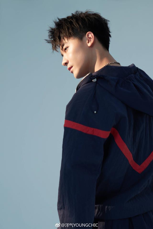 电影版《爱情公寓》"情怀粉"为熟悉叫好 我为小哥赵志伟打call