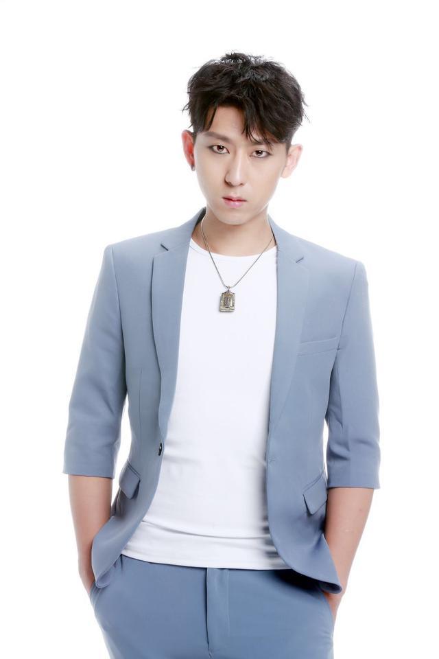 原创音乐人-亦天乙抖音神曲《喜不喜欢我》爱