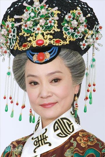 而在《还珠格格》第三部中刘雪华饰演了皇太后,想必这部剧大家一定都