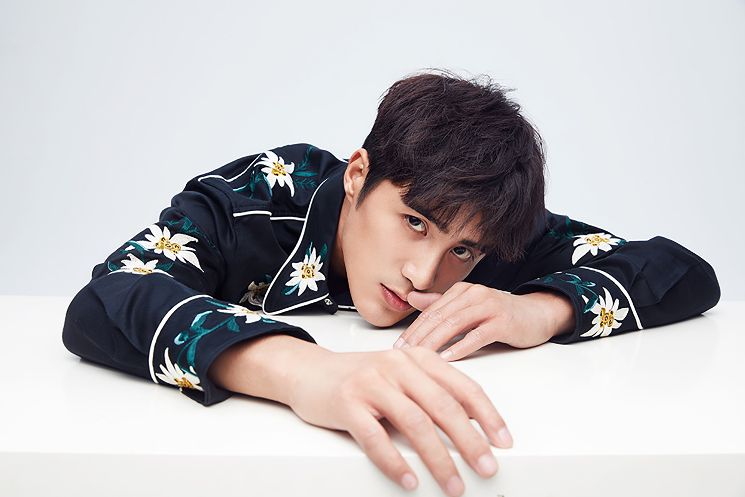 姜潮成"失踪人口" 粉丝留言要爬墙