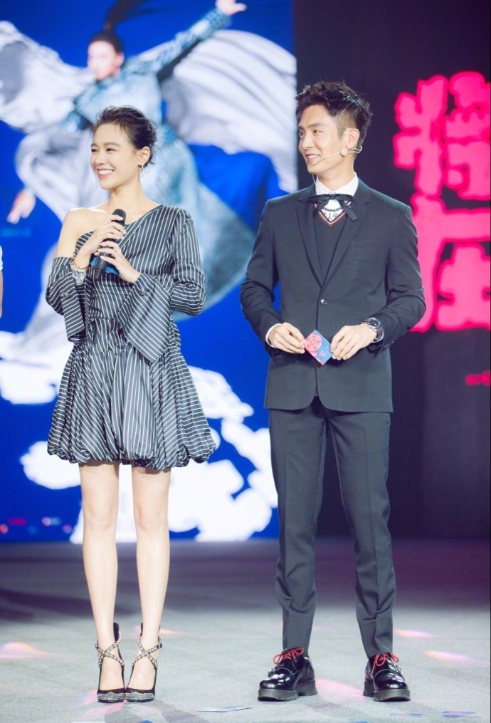 英武女将军"马思纯,"俊逸俏王爷"盛一伦