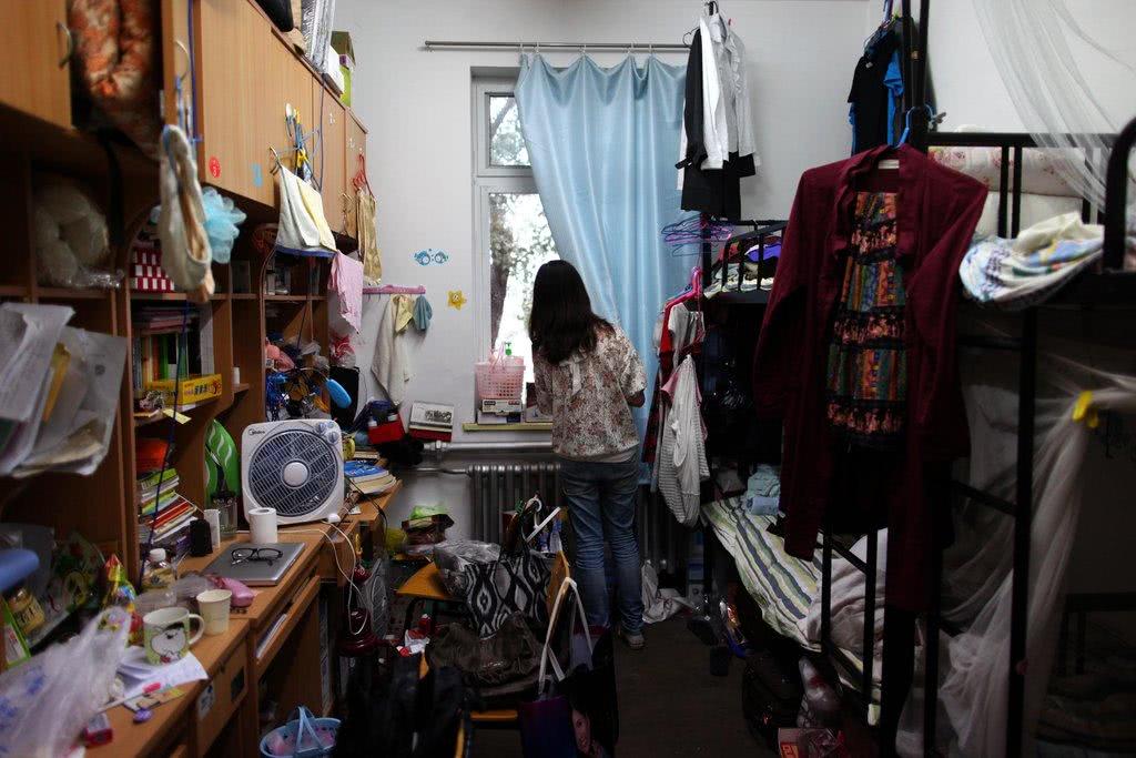 80年代的大学生宿舍vs现在的大学生宿舍,网友:现在好玩多了