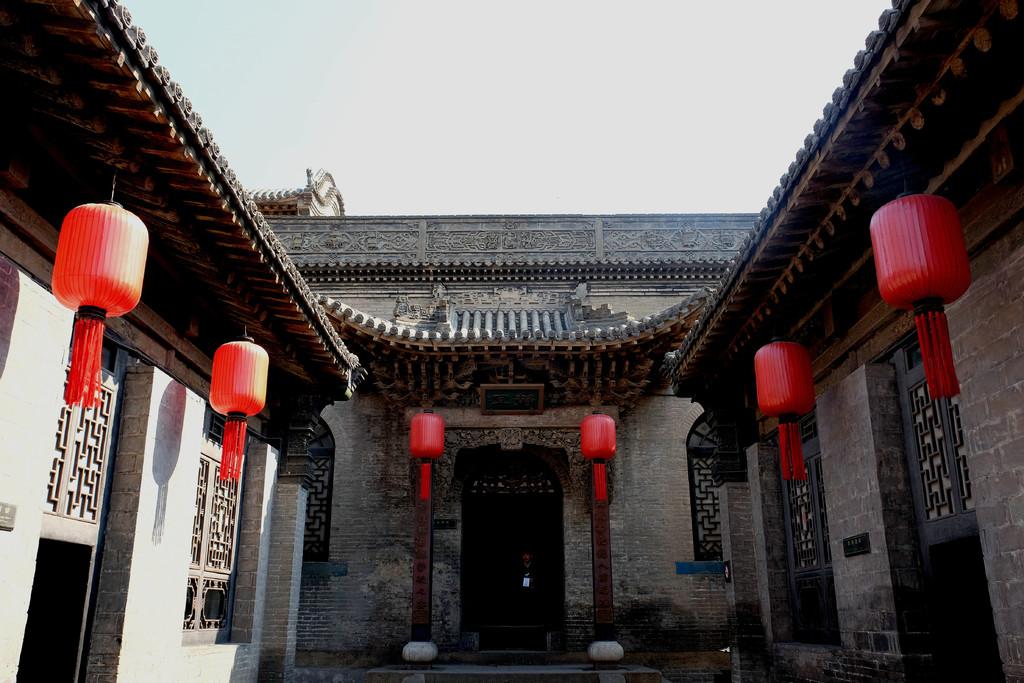 当年看电视剧《乔家大院》的时候,乔家大院主人乔致庸的商业传奇让我