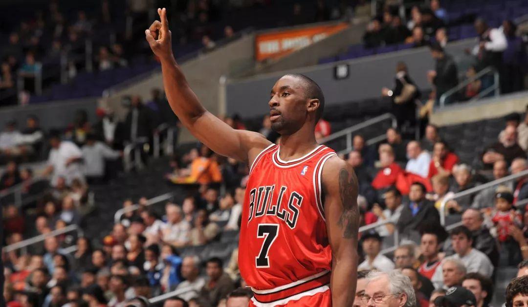 历史上唯一一个新秀即超六!2004年探花秀本戈登是什么水平?