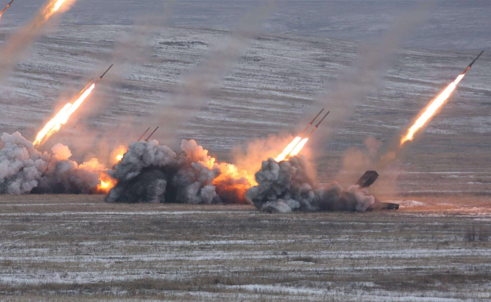 叙军被迫拿出压箱宝贝,重型火炮首次现身:全数瞄准以军阵地