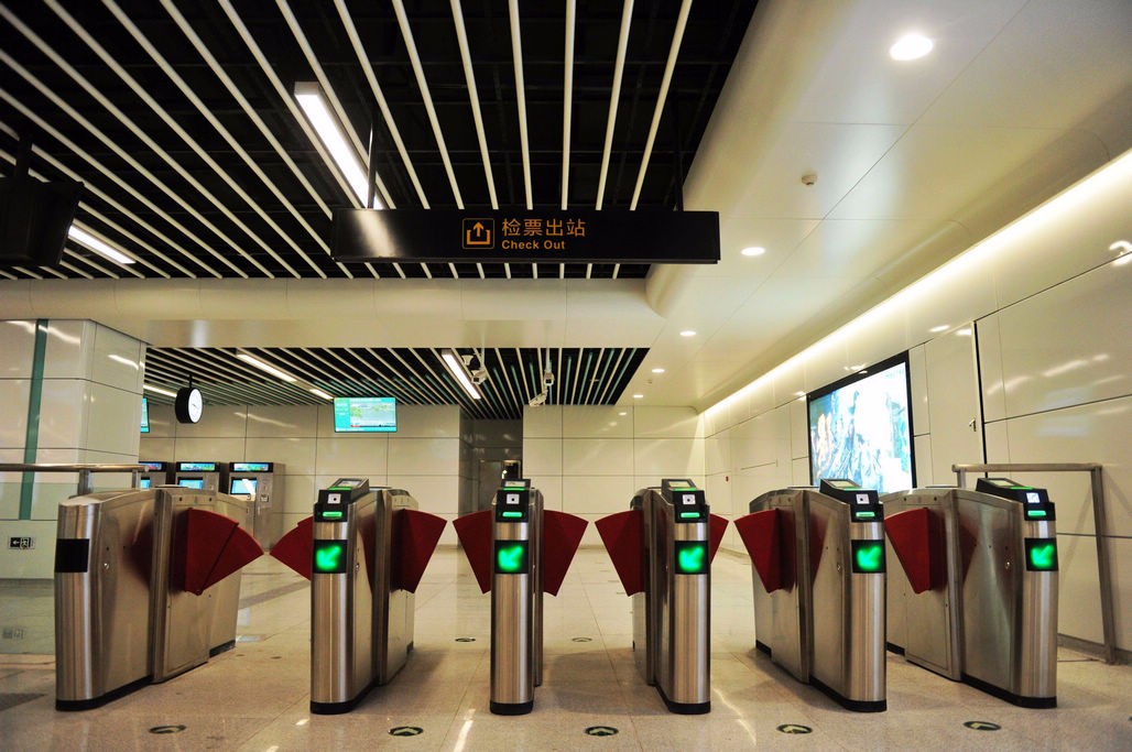 青岛地铁13号线试运行 青岛东西海岸即将进入地铁时代