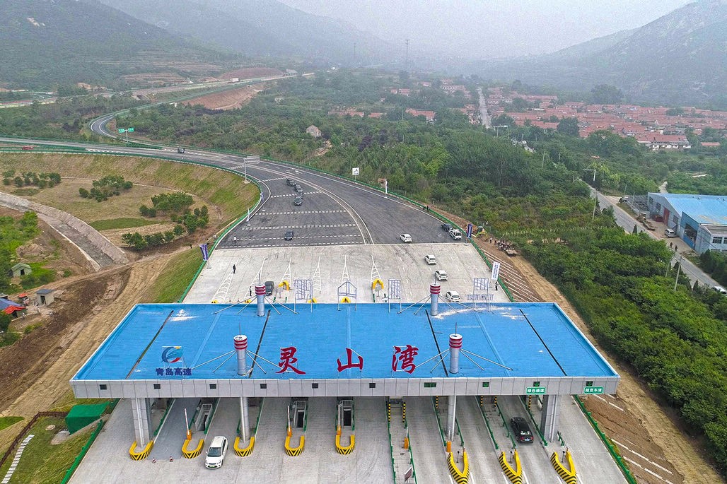 青岛疏港高速公路灵山湾出口 至星光岛十分钟 助力上合国家电影节
