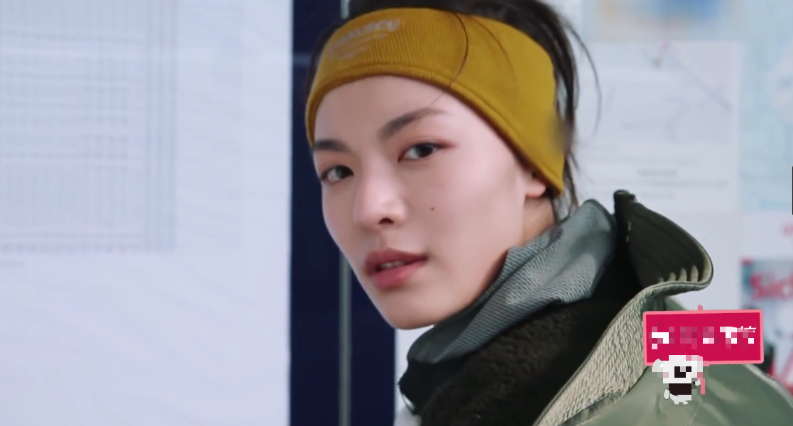不愧是冯小刚选中的女主角 钟楚曦在《奔跑吧》里一看就不好惹