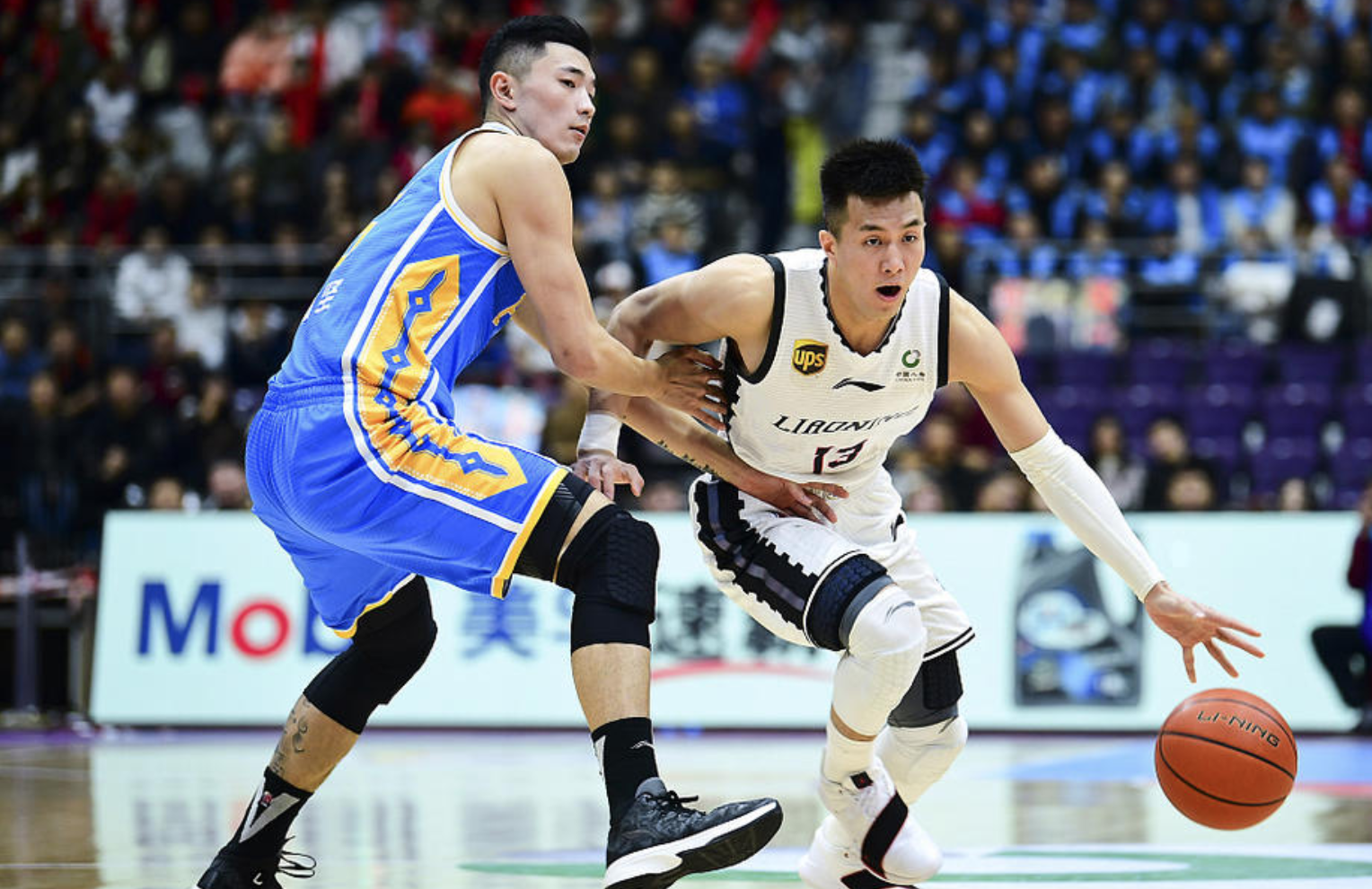 cba辽宁队高清图集:郭艾伦25 4 6主场力克福建!