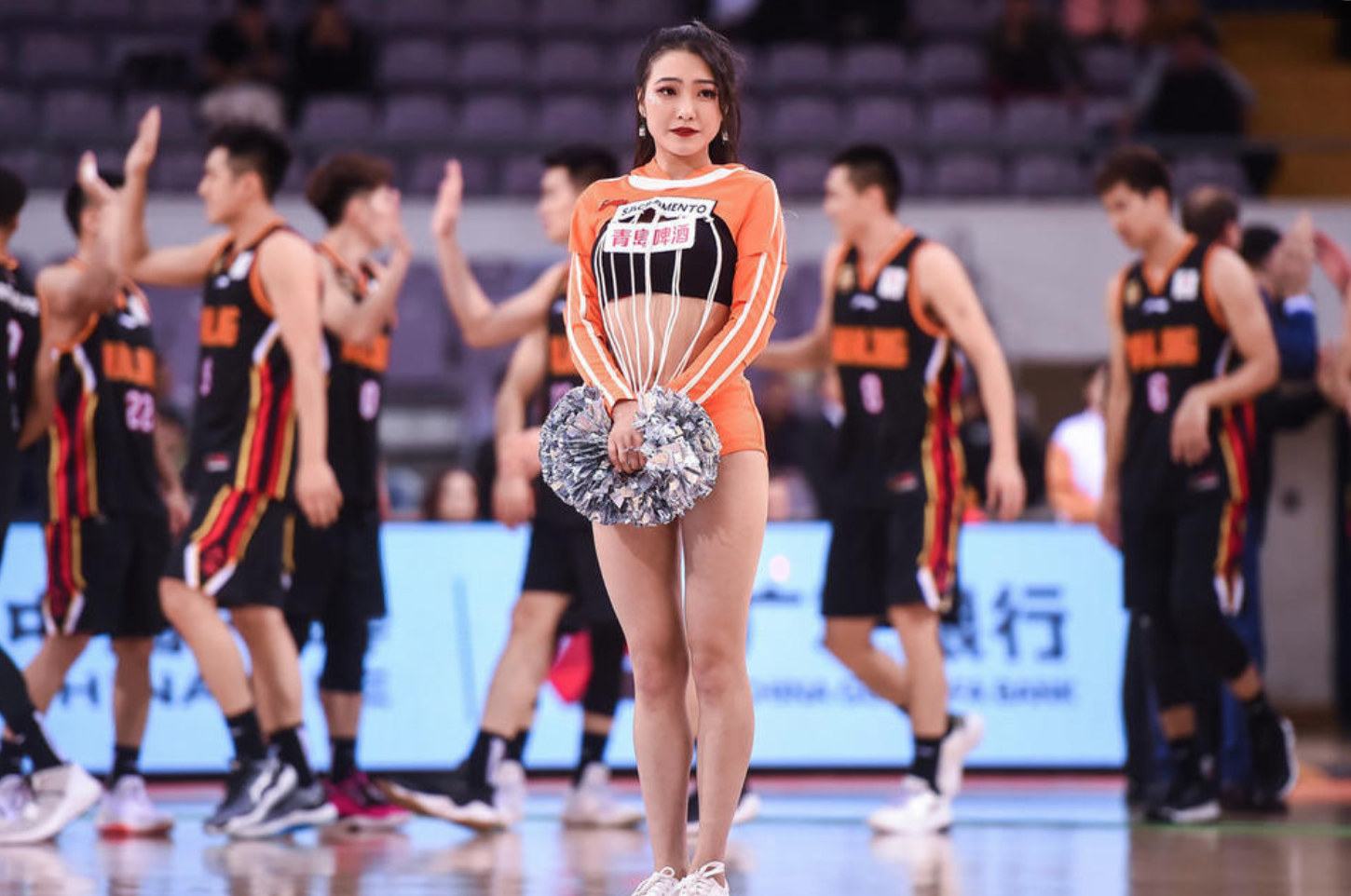 cba联赛拉拉队高清图集激情四射展现青春活力