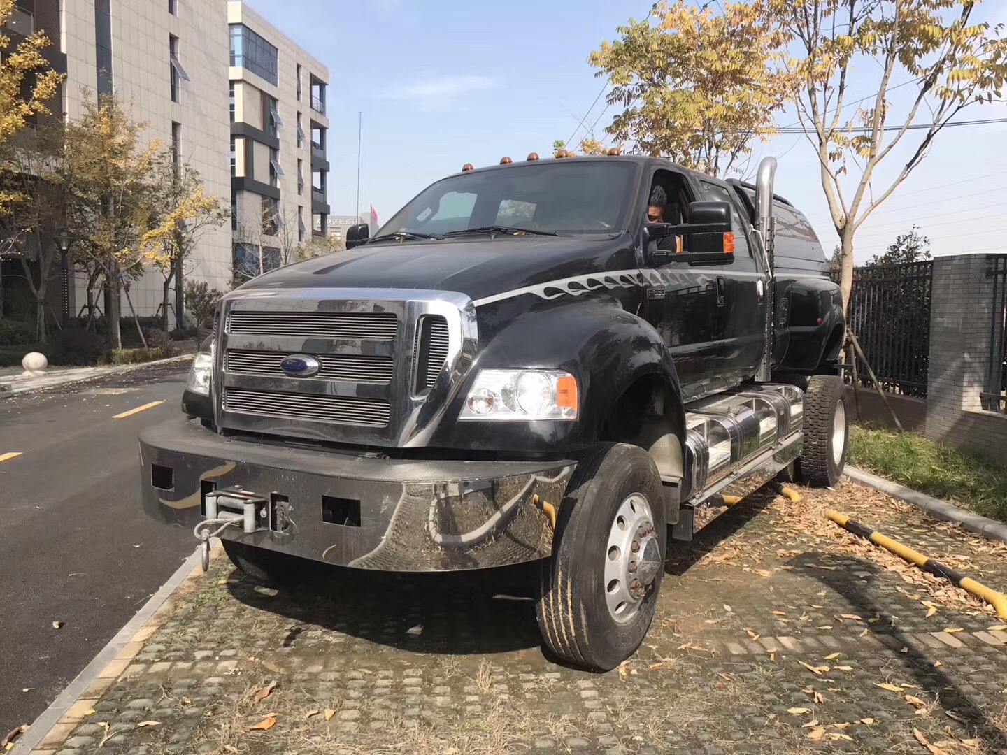 世界上最大的suv,福特f-650