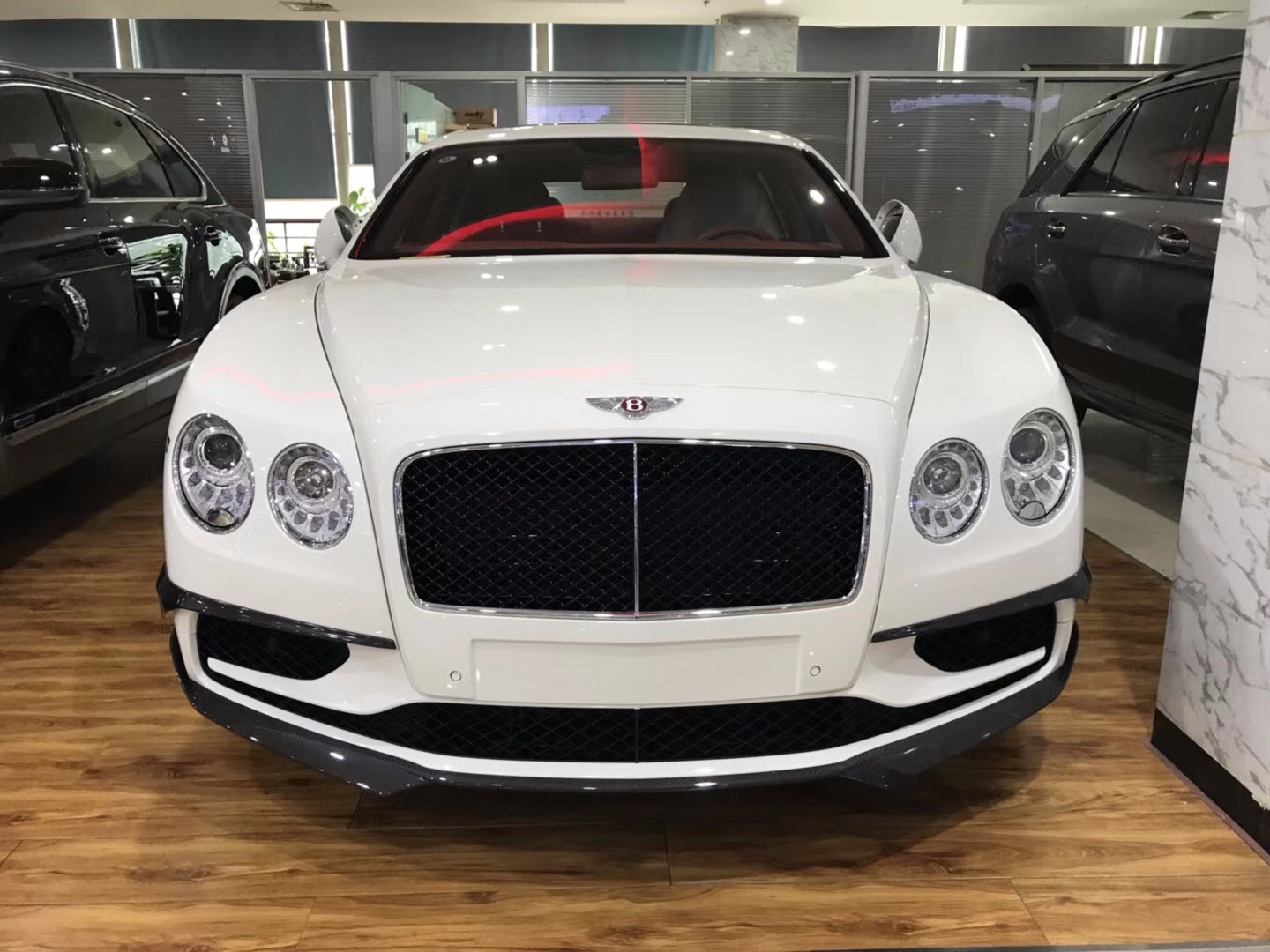 平行进口宾利飞驰v8s现车深度测评到店实拍