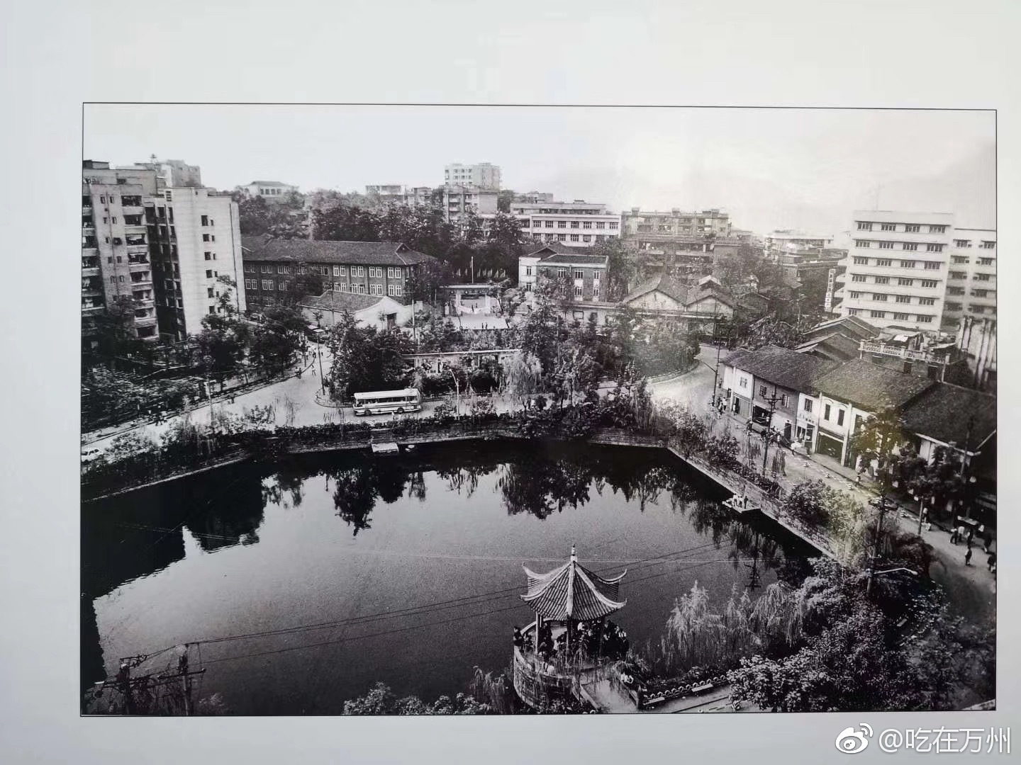 发一组老照片怀念还没修大坝前的万县老城最近发生了很多事