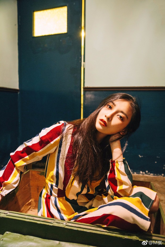 纯色写真 清晰写真|写真|纯色|李佳臻_新浪新闻