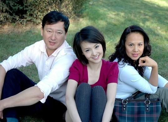 郑爽罕见素颜照曝光,裸妆的郑爽你还觉得漂亮吗?