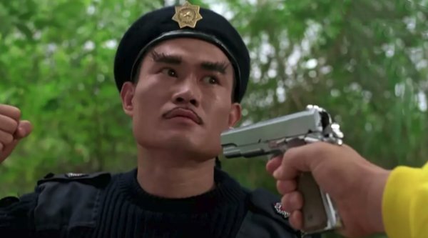 成龙33年前的动作片,十几位动作演员,当年却看哭了许多人