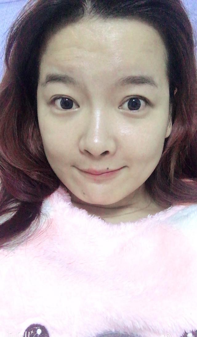 pdd女朋友沈琳敏非圈内人,从不搞事更没听说过她的绯闻,偶尔在pdd的