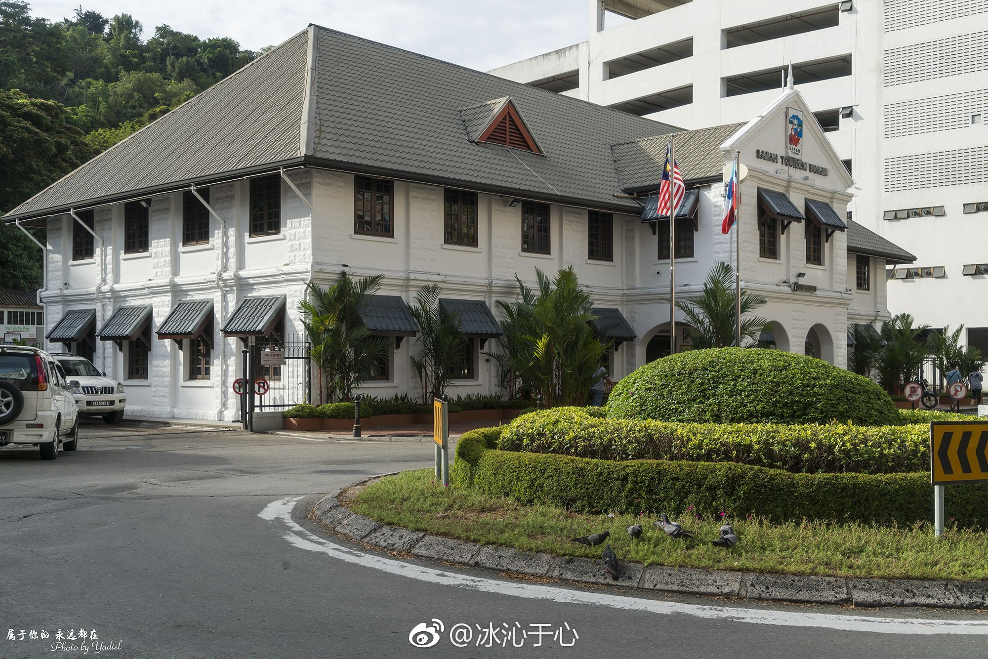 亚庇是马来西亚沙巴州的第三个也是现任首府，这里以华人为主|沙巴|马来西亚|亚庇|沙巴州|水上清真寺_新浪新闻