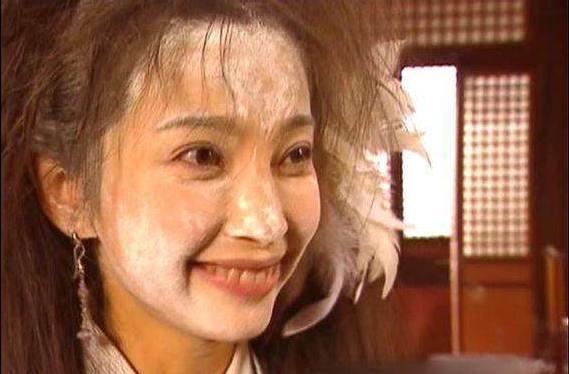 当女明星灰头土脸蓬头垢面是喜感十足还是依旧清丽可人呢