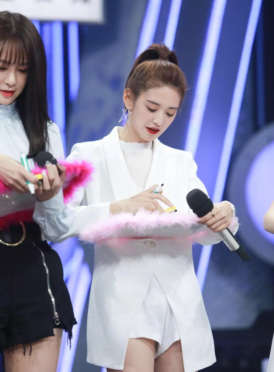 "天天四小花"的诞生,能让综艺主持人走出断代困境吗?