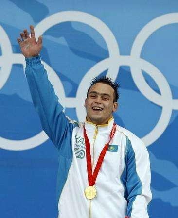 举重奥运三金王去世八个月被掘尸自称其女儿之人要求做亲子鉴定