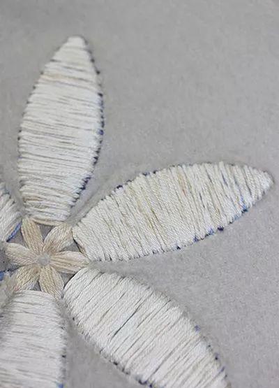 渐变色花瓣立体刺绣图解教程