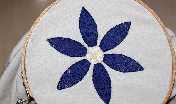 渐变色花瓣立体刺绣图解教程