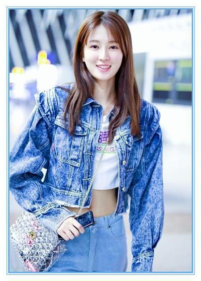 当乔欣和林允同穿露脐装,网友:终于知道水蛇腰与水桶腰差距了!