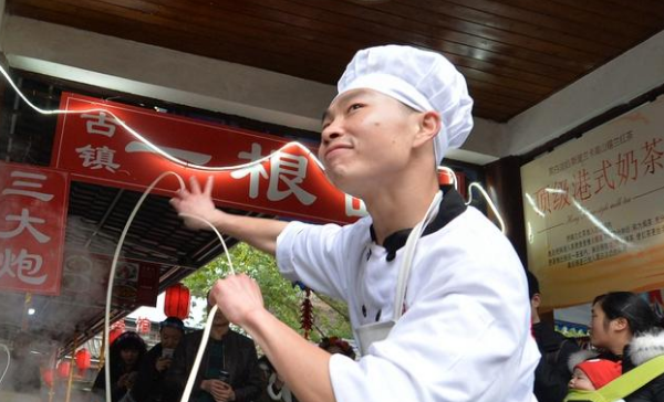 还记得网红拉面哥吗凭妖娆舞姿一夜爆红现如今销声匿迹