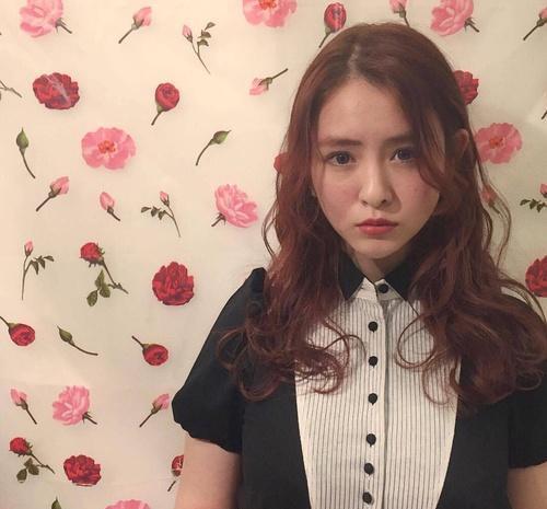 日本最美童星谷花音,小时候神似周迅简直仙女,长大就成大饼脸了